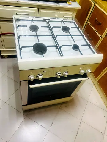 Used Freestanding Gas Cooker with Oven - 4 Burners, White
