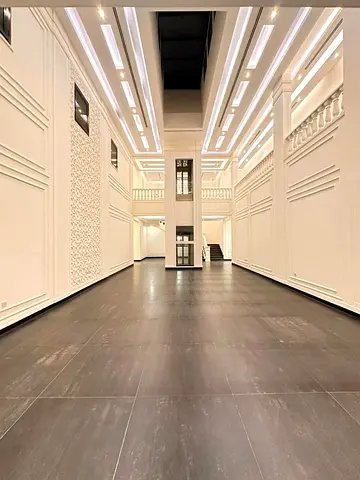 Luxury Villa for rent ( 7 bed room+ 2 living room + 2 majlis+ Elvator+2 kitchen +maid room+ driver room