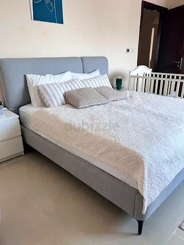 Bed with high quality mattress 180x200