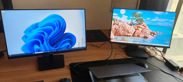 2x 24” Monitors – Excellent Condition