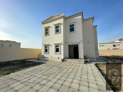 3 Bedrooms | Majlis | Hall | Big Lawn