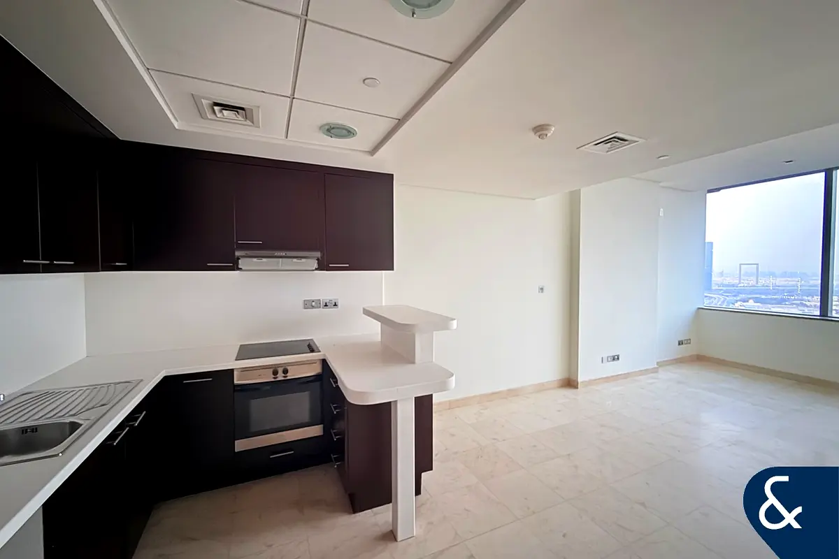 Studio | High Floor | Great Price | Vacant