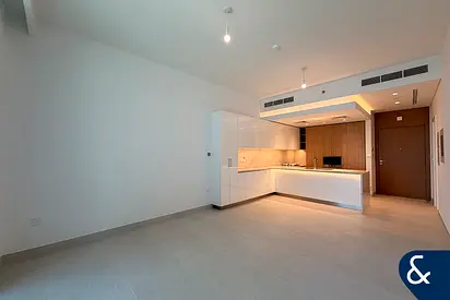 VACANT | PREMIUM LIVING | PRICE NEGOTIABLE