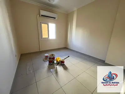 One-bedroom apartment for annual rent in Al-Naba'a. Suitable for families. Prime location. Free parking.