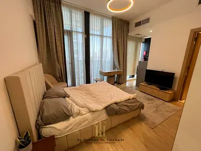 HIGH FLOOR - PRIME LOCATION - BRIGHT - SPACIOUS