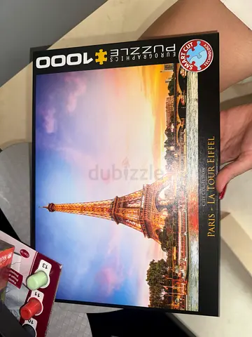 1000-piece Eurographics Paris La Tour Eiffel jigsaw puzzle (like new)