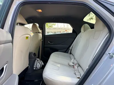 2022 Hyundai ELANTRA 照片 10
