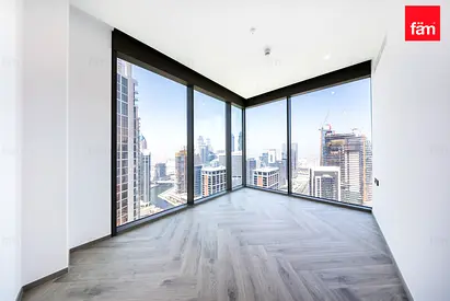 Luxury Unit | Prime Location | Canal View