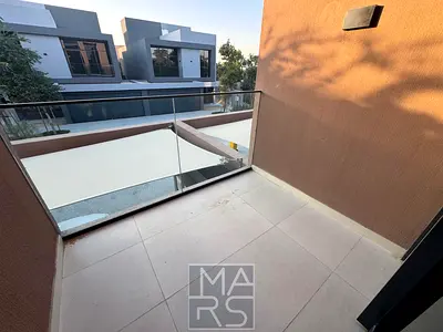 Lavish Townhouse | 3 bedroom | Covered Parking | Gym pool