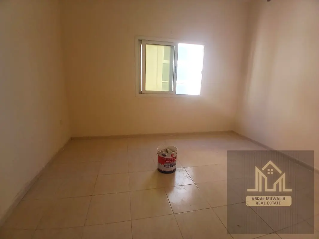 Ready to move apartment available prime location good family building near school zone