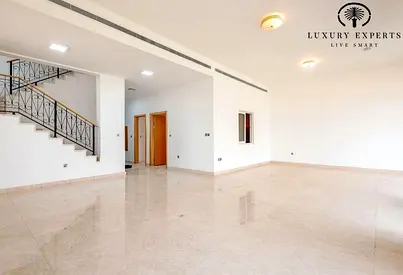 5BR Beachfront Townhouse I Sea View