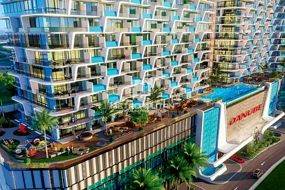Spacious Apt| Golf Course Views| High End Finishes