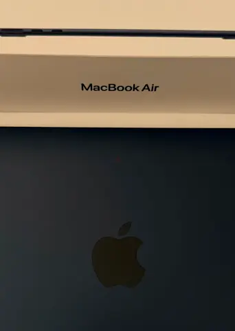 100% Battery / Apple Care+ Included / Never Used 13-inch MacBook Air M4 2025
