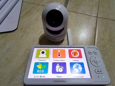 HelloBaby HB6560 video baby monitor with stand