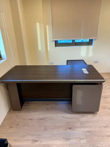 Modern Office Desk with Sleek Design