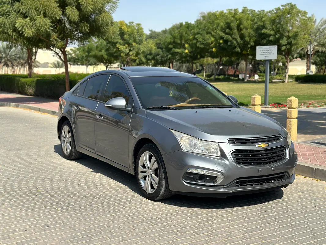 Chevrolet Cruze 2017 — photo 1 of 12