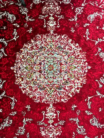Red Persian-style Medallion Rug - Good Condition