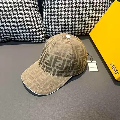 Fendi baseball cap 🧢