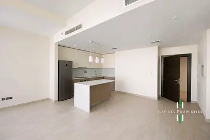 MODERN LARGE LIVING AREA | FULLY EQUIPPED KITCHEN