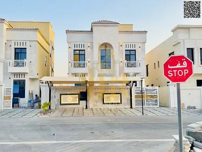 فيلا فاخرة للبيع في العامرة | طابقين + روف | مساحة الأرض 3014 قدم | مساحة البناء 3500 قدم | 5 غرف نوم ماستر | مجلس وصالة بالمغاسل | مطبخ مودرن حديث |