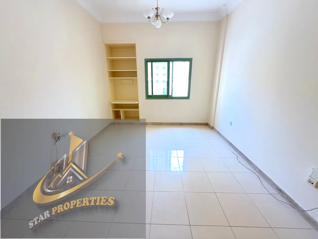 TODAY DEAL NO COMMISSION THIS APARTMENT BIG SIZE 2 BHK 38 K 6 CHQS WARDROBE FULL FAMILY BUILDING