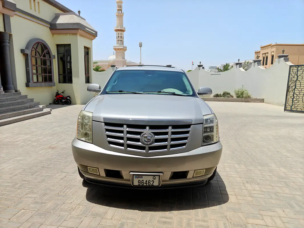 Cadillac Escalade 2007 — photo 1 of 6