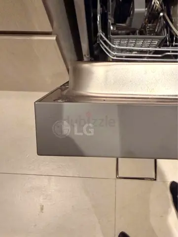 LG QuadWash Dishwasher DFC612FV Platinum Silver 14 Place Settings Used 4 months