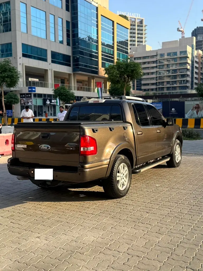 Ford Explorer 2008 — photo 1 of 15