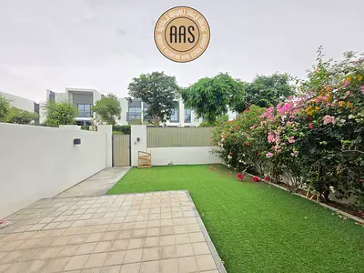 SINGLE ROW LUXURY LIVING 3BR+MIAD VILLA JUST 175K
