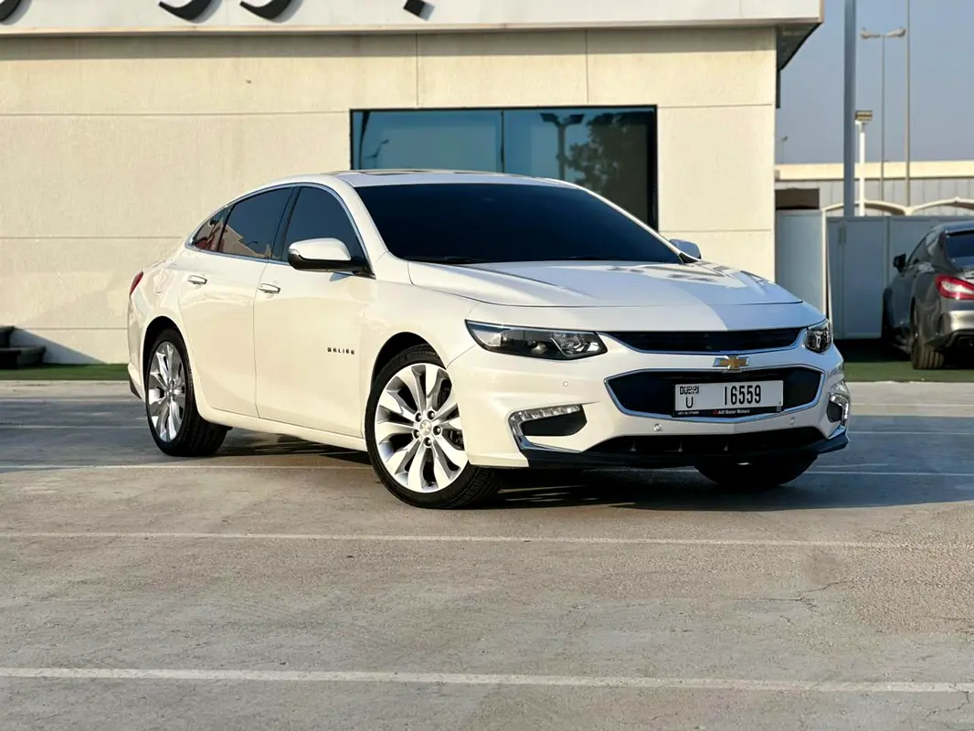Chevrolet Malibu 2017 — photo 1 of 16