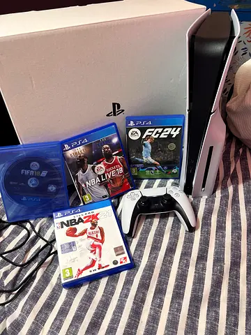 Ps5 slim with box just 5 days used