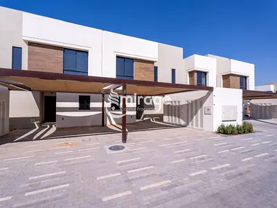 Double Row | 3BR Townhouse | Prime Location