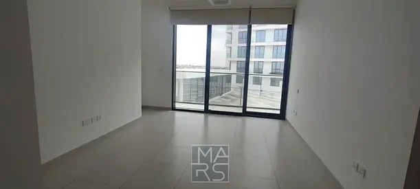إعلان للإيجار: استوديو داخل مجمع سكني “أجمل مكان” في منطقة الحمرية – الشارقة، يُعد من أبرز المجمعات السكنية الراقية التي تجمع بين الهدوء والطبيعة وال