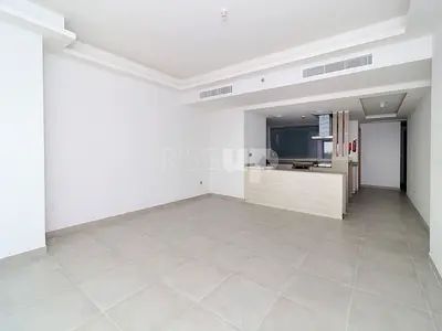 Furnished 1BR with Large Guest Suite | Jumeirah Island View