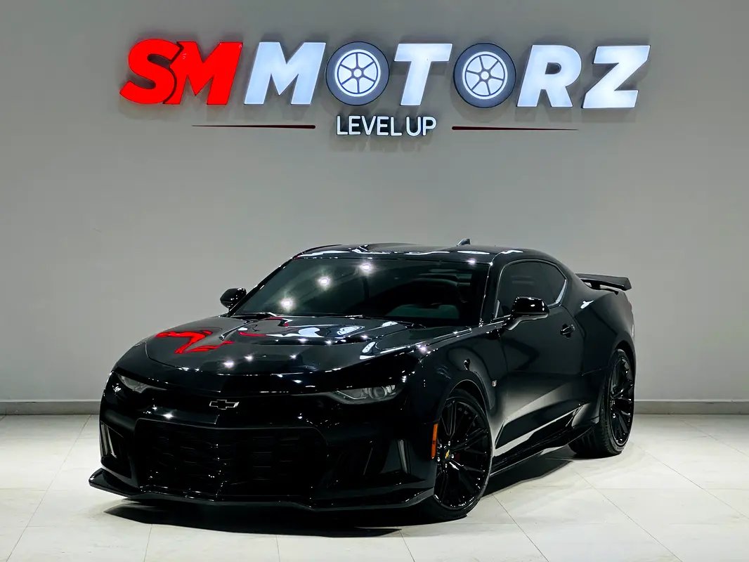 Chevrolet Camaro 2022 — photo 1 of 15