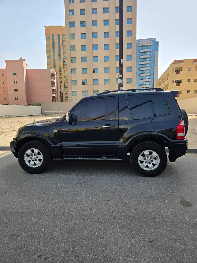 Mitsubishi Pajero 2007 — photo 1 of 11