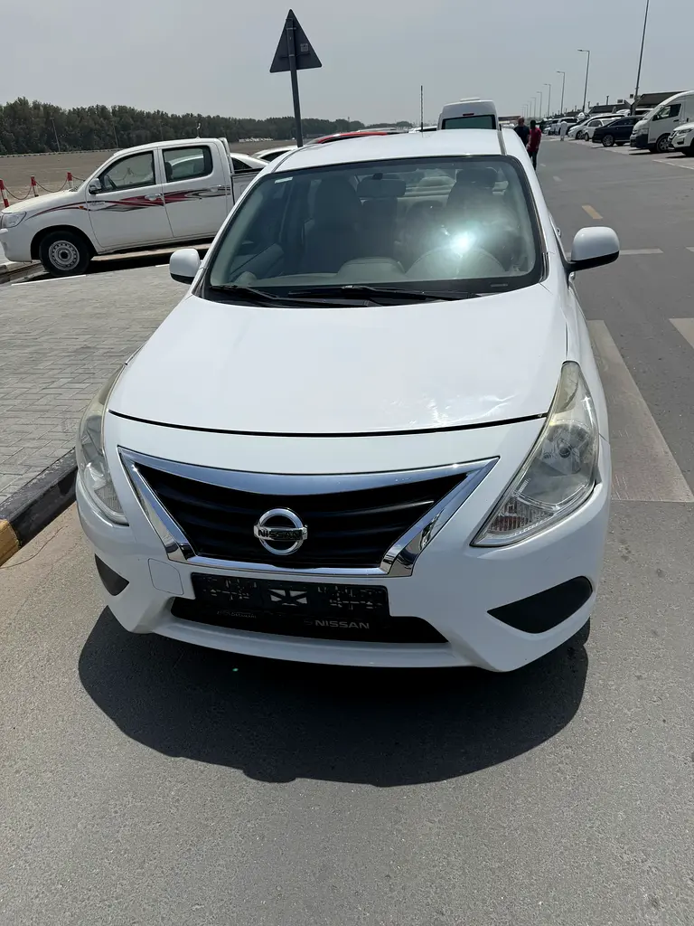 Nissan Sunny 2023 — photo 1 of 8