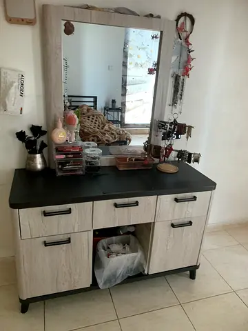 Dressing table