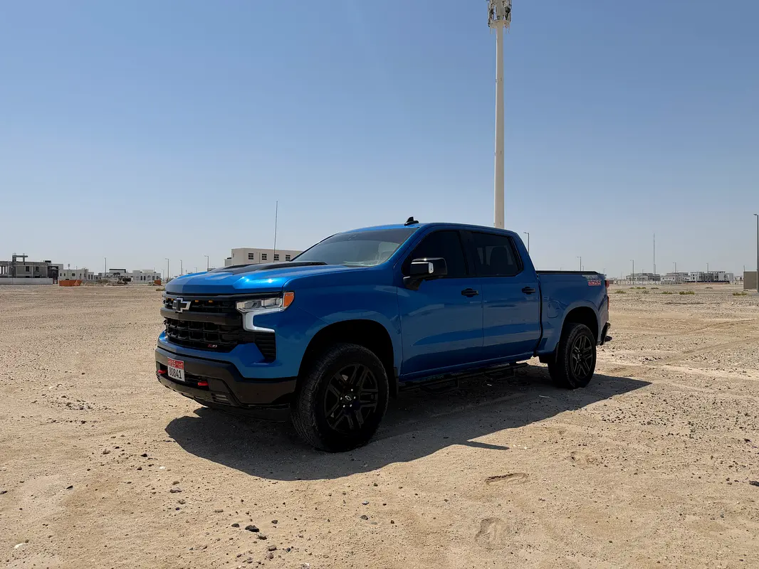 Chevrolet Silverado 2022 — photo 1 of 19