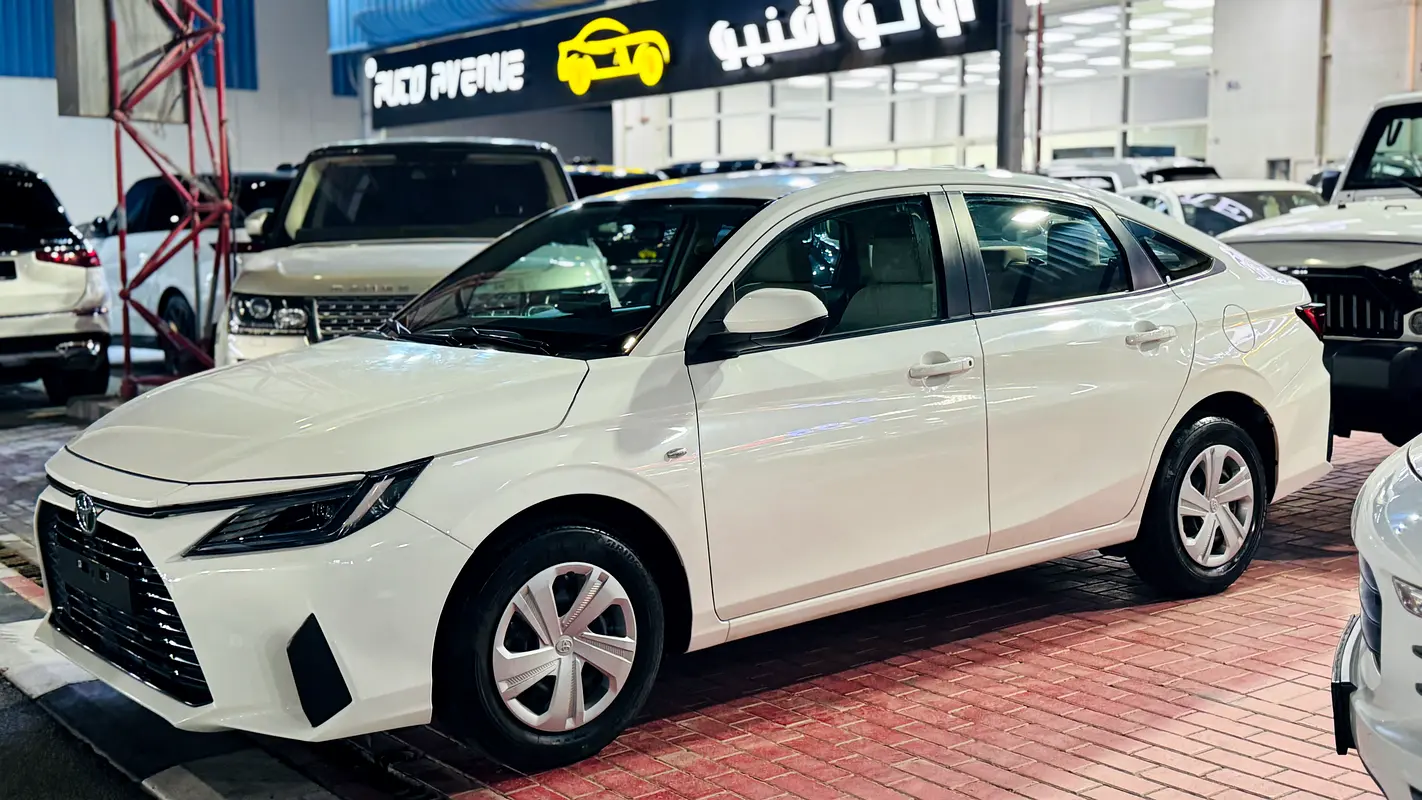 Toyota Yaris 2023 — photo 1 of 5