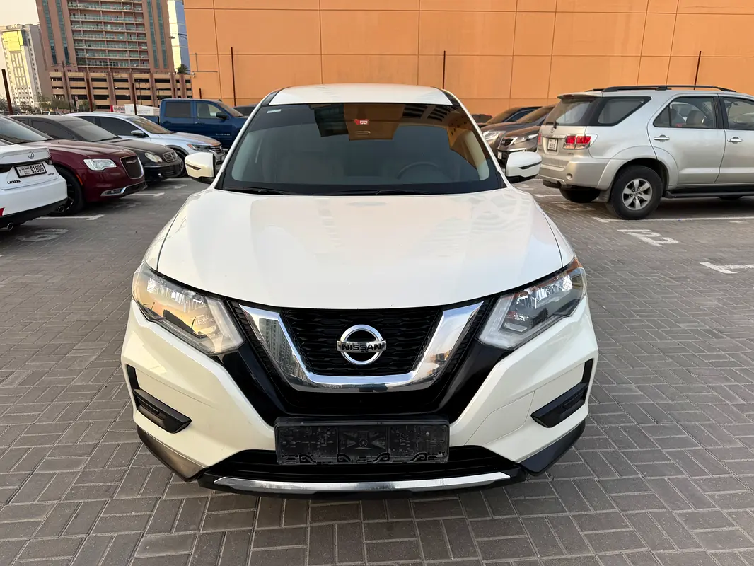 Nissan X-Trail 2022 — photo 1 of 9