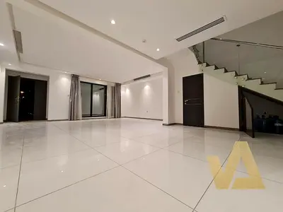 Middle Villa | Fully Upgraded | 4 BHK with Maids