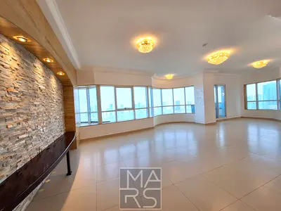 Spacious 4BHK Apartment with Full Sea View