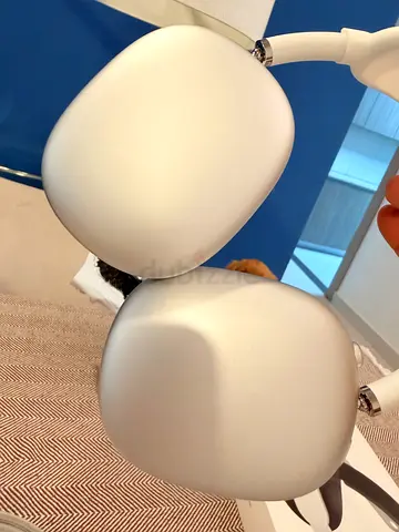 Apple AirPods Max (White Silver) - Excellent Condition With Apple Care . SUPER CLEAN, NO SCRATCH