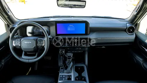 صورة 10 لـ 2024 Toyota PRADO