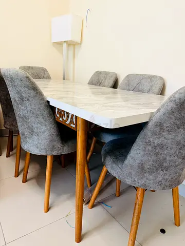 Dining Table with 6 chairs