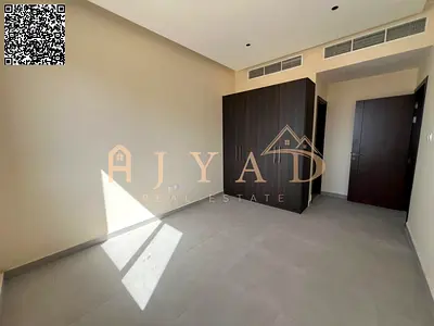 شقة غرفة وصالة ايجار سنوي اول ساكن بالجرف3 (عجمان) - شهر مجاني - غرفة نوم ماستر - 2 حمام - مكيف مركزي - بلكون - خزائن بالحائط - سهل لمخرج دبي .