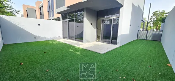Luxury 3 bedroom villa available for rent in Sendian just in 140k