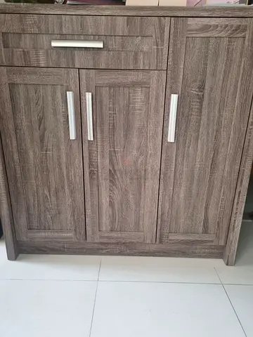 26 pair shoe cabinet - in RAK