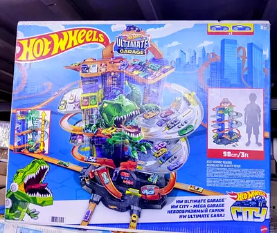 Hot Wheels Ultimate Garage Playset - New in Box
